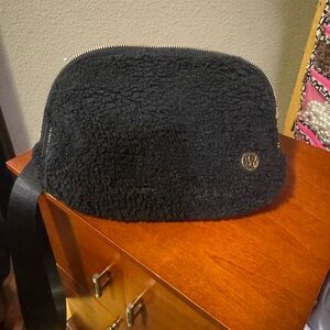 lululemon athletica everywhere belt bag fleece 1L